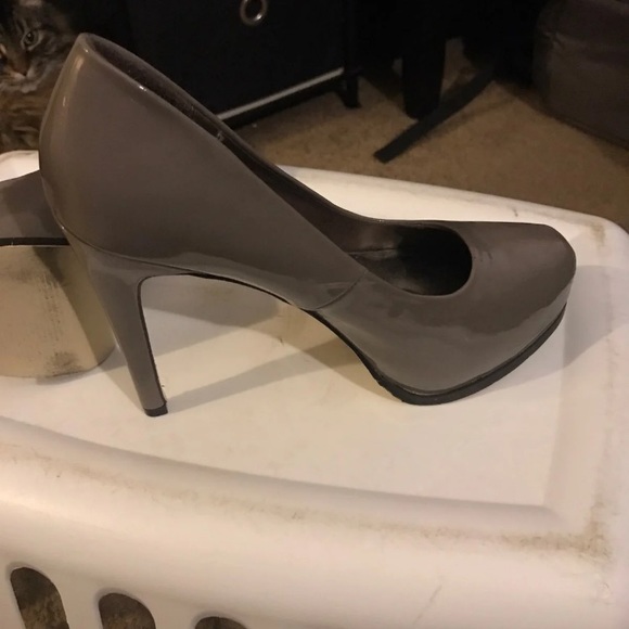 Heels - Picture 2 of 3
